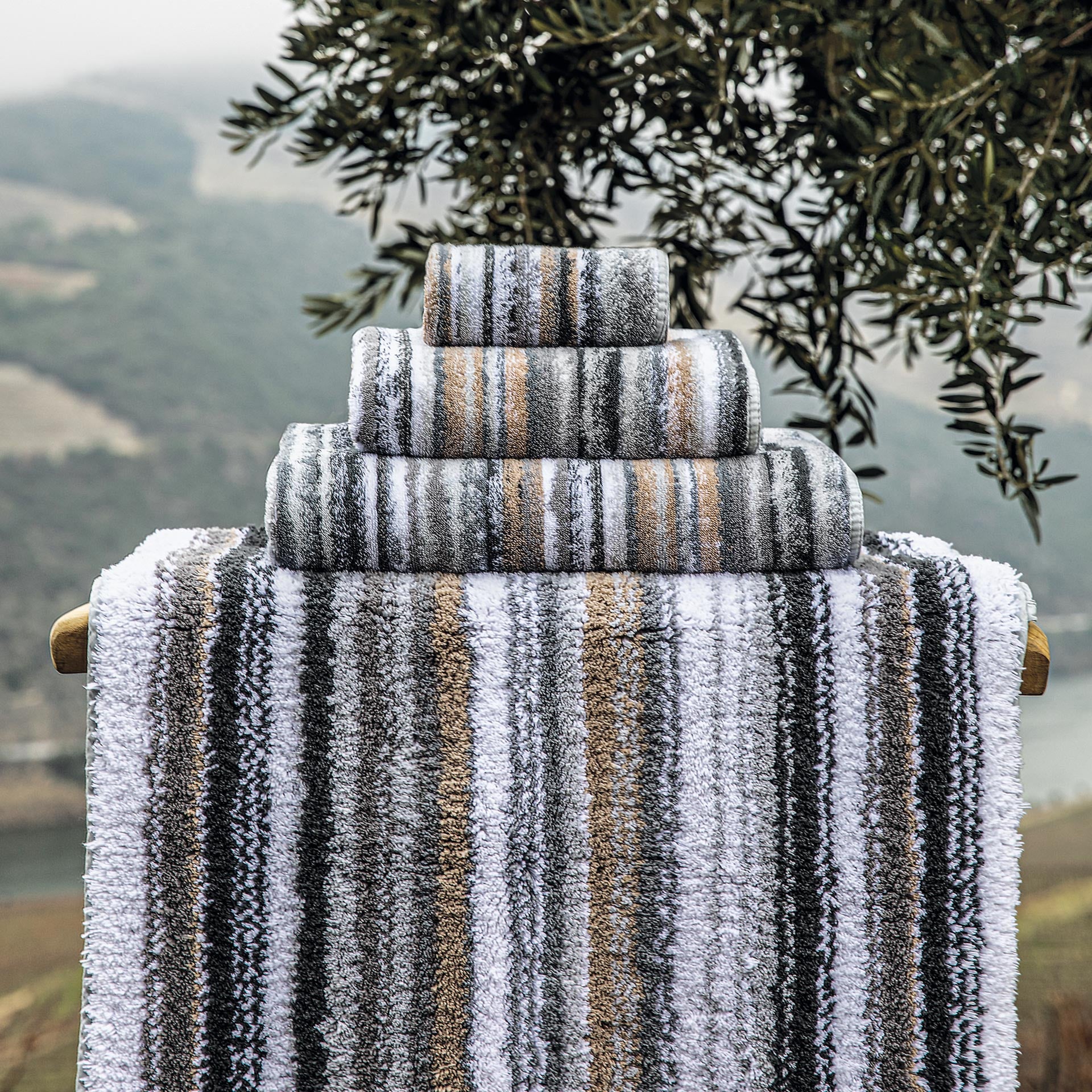 biezs frotē vanns paklājs un dvieli VENICE, 100% superior cotton, ķemmēta kokvilna, 600g/kvm, multi grey, svītrains, dabā