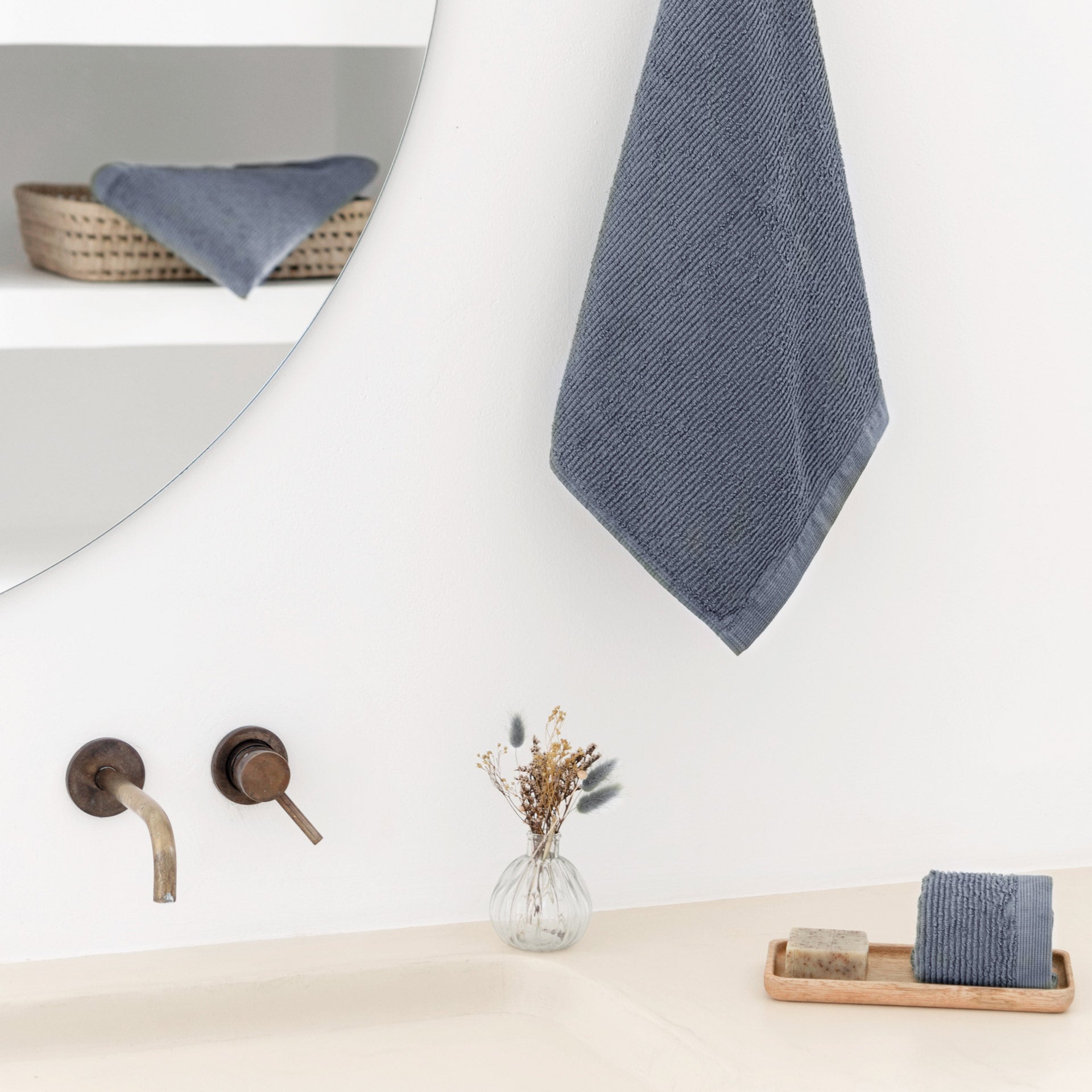 frotē dvielis RIBBON, 100% kokvilna, combed cotton, 550g/kvm, interjerā