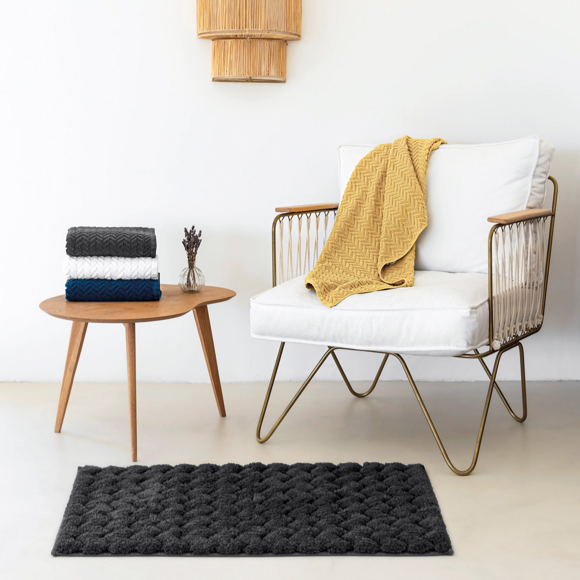 Biezs frotē vannas paklājs CHEVRON, 100% kokvilna, zero twist, storm, melns, interjerā