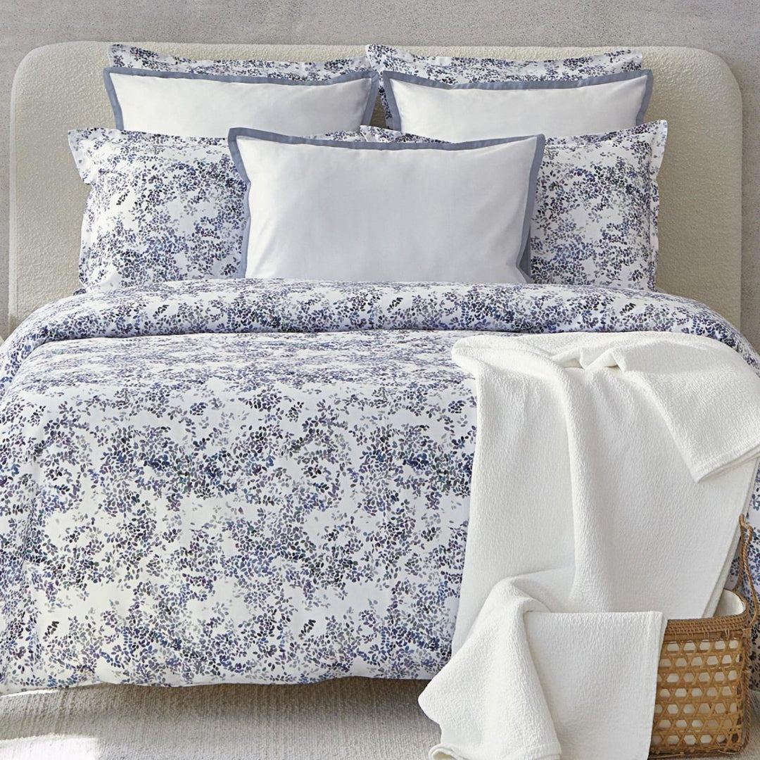 gultas veļa BALI, 100% kokvilna, 300TC satīns, balts ar zilo ziedu rakstu