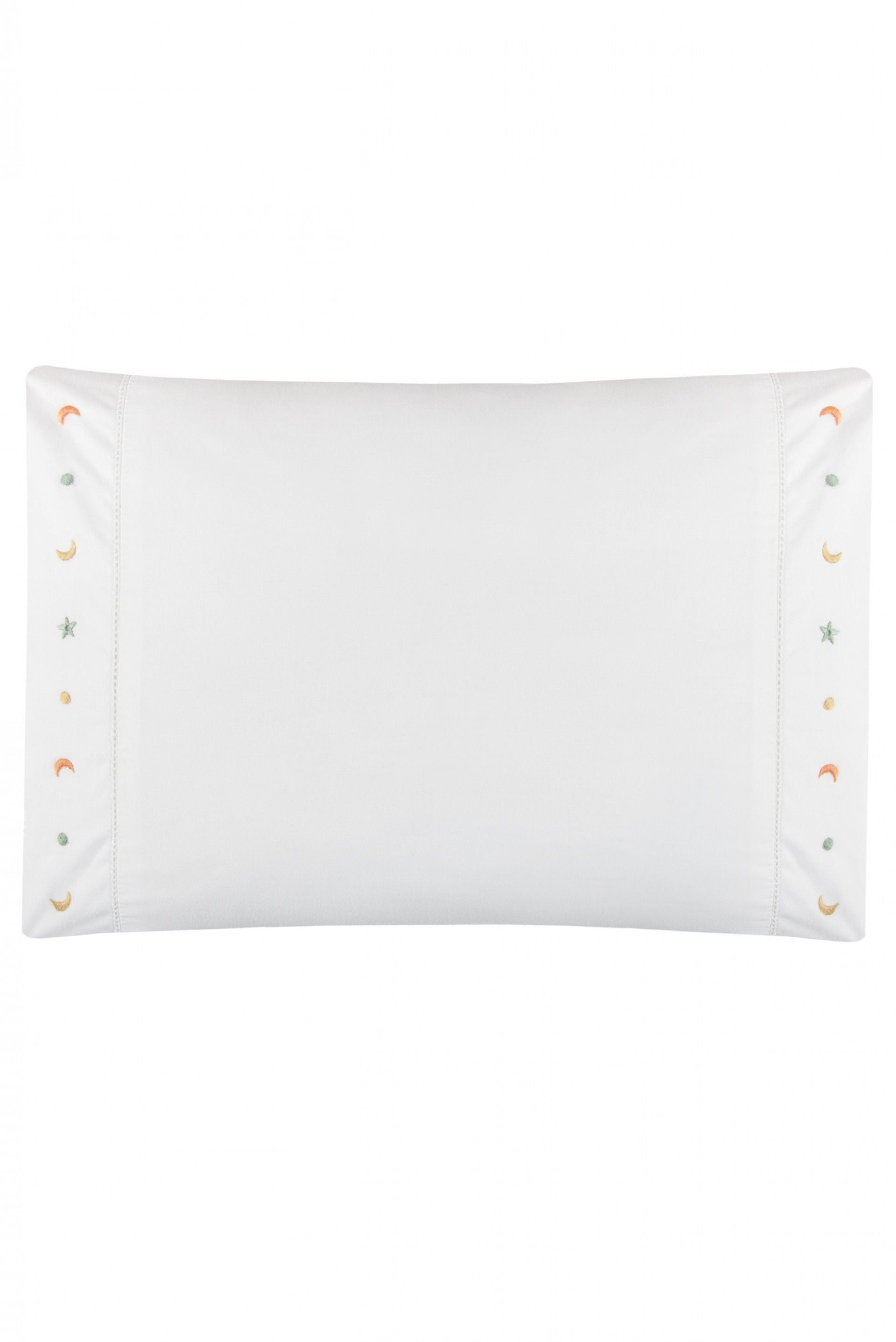 mazuļu spilvendrāna BENNI, 100% organiskā kokvilna, 200TC perkals, balts ar izšūtiem zvaigzniem un mēnesiem
