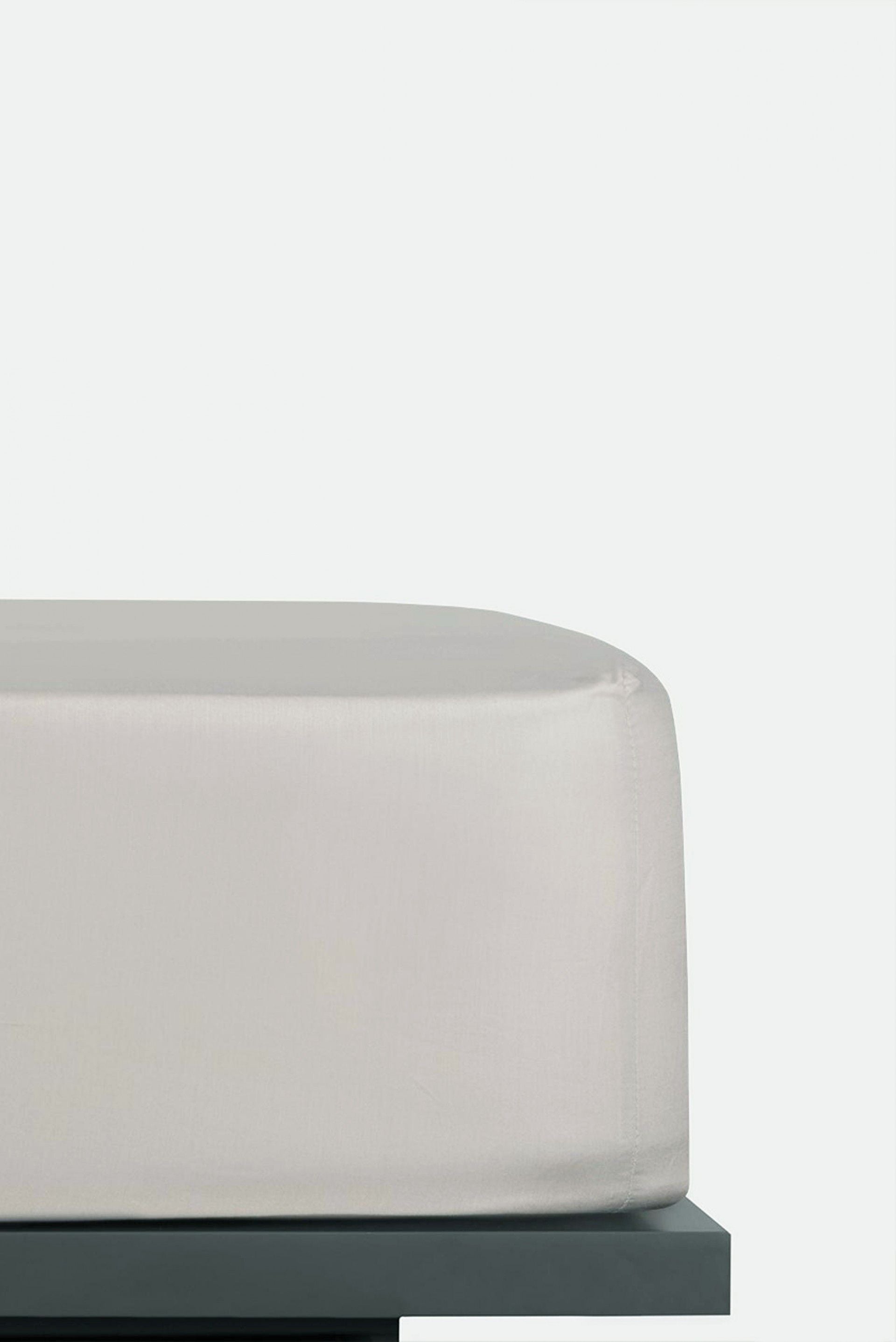 Простыни с резинкой LUX Satin, 100% длинноволокнистый хлопок, 500 нитей на дюйм.