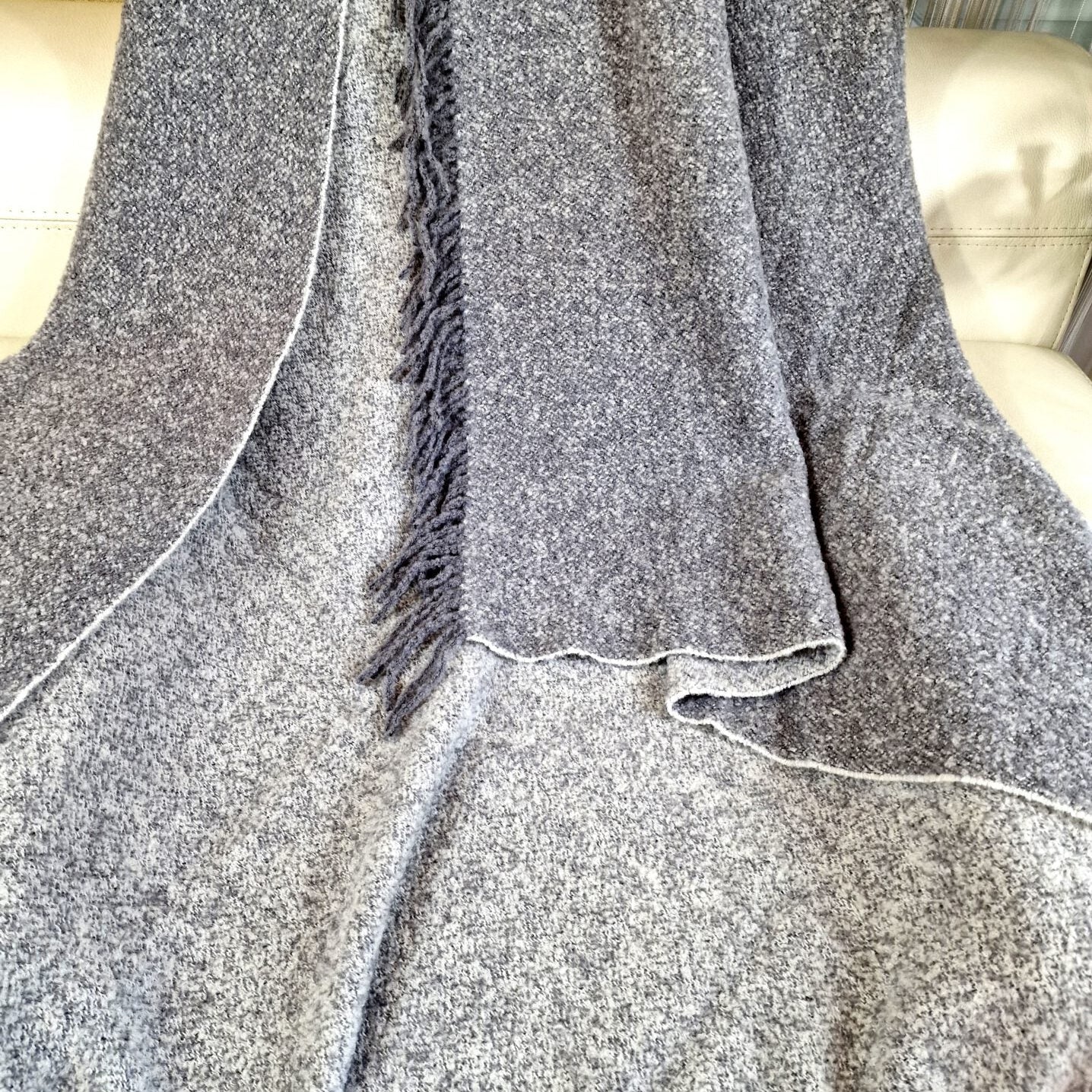 Pleds VENICE BUKLE, 100% vilna, 400g/kvm, buklē tekstura, pelēks