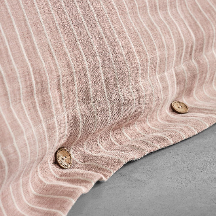 gultas veļa ar bambusa pogām AVENUE, 60% European linen, 40% BCI cotton, roza ar baltām svitrām