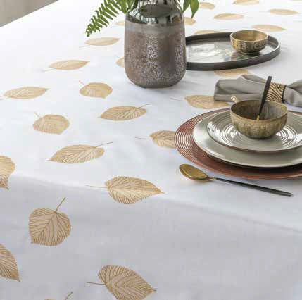 galdauts BELMONTE, 70% kokvilna, 30% poliesters, balts ar dzintarkrāsas izšūtām lapām, interjerā