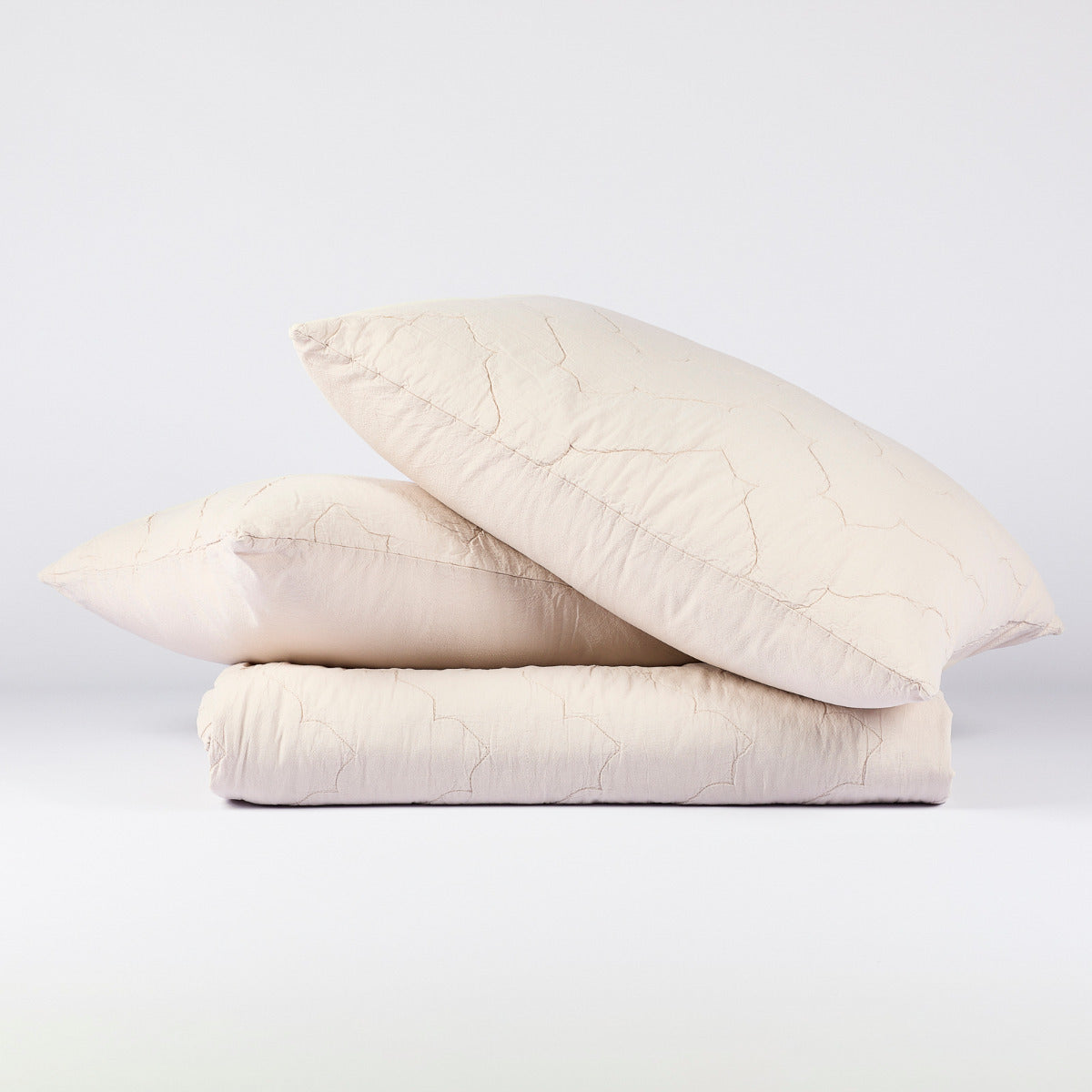 Gultas pārklājs LOVER ar pildījumu, 100% BCI cotton, bēšs