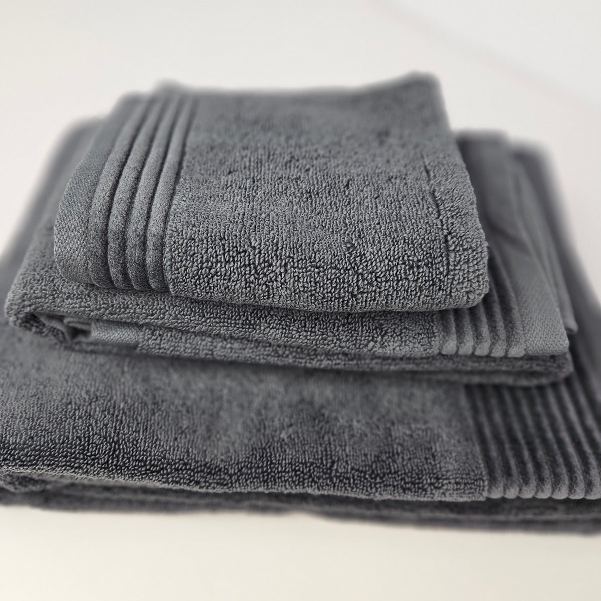 Fotē dvieļi SAVOY, 100% long staple combed cotton, 100% garo šķiedru ķemmētā kokvilna, Zero twist, nulles vīrpšana, 600 g/kvm, antracīts