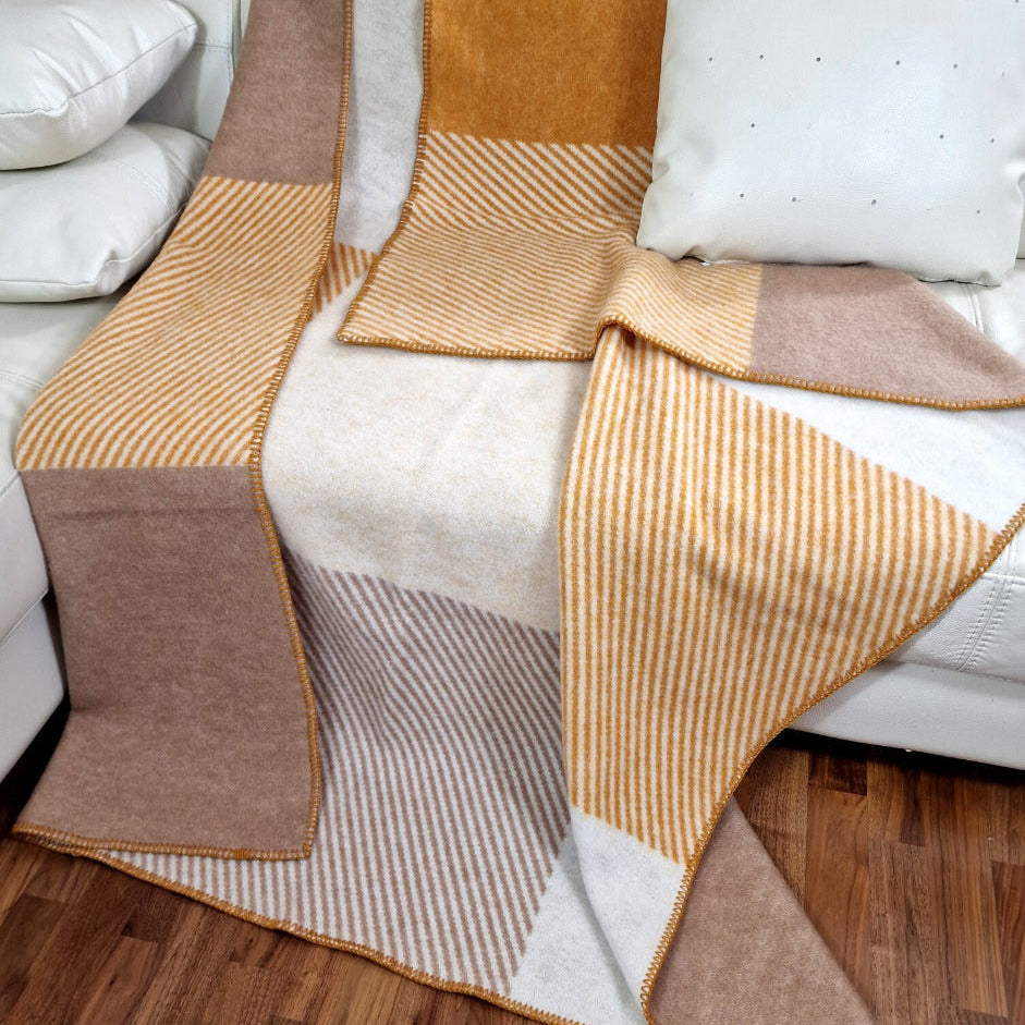 Vilnas sega SELVA, 150x200, 100% vilna, 450 g/kvm, rūtiņu, brūns-balts-dzeltens