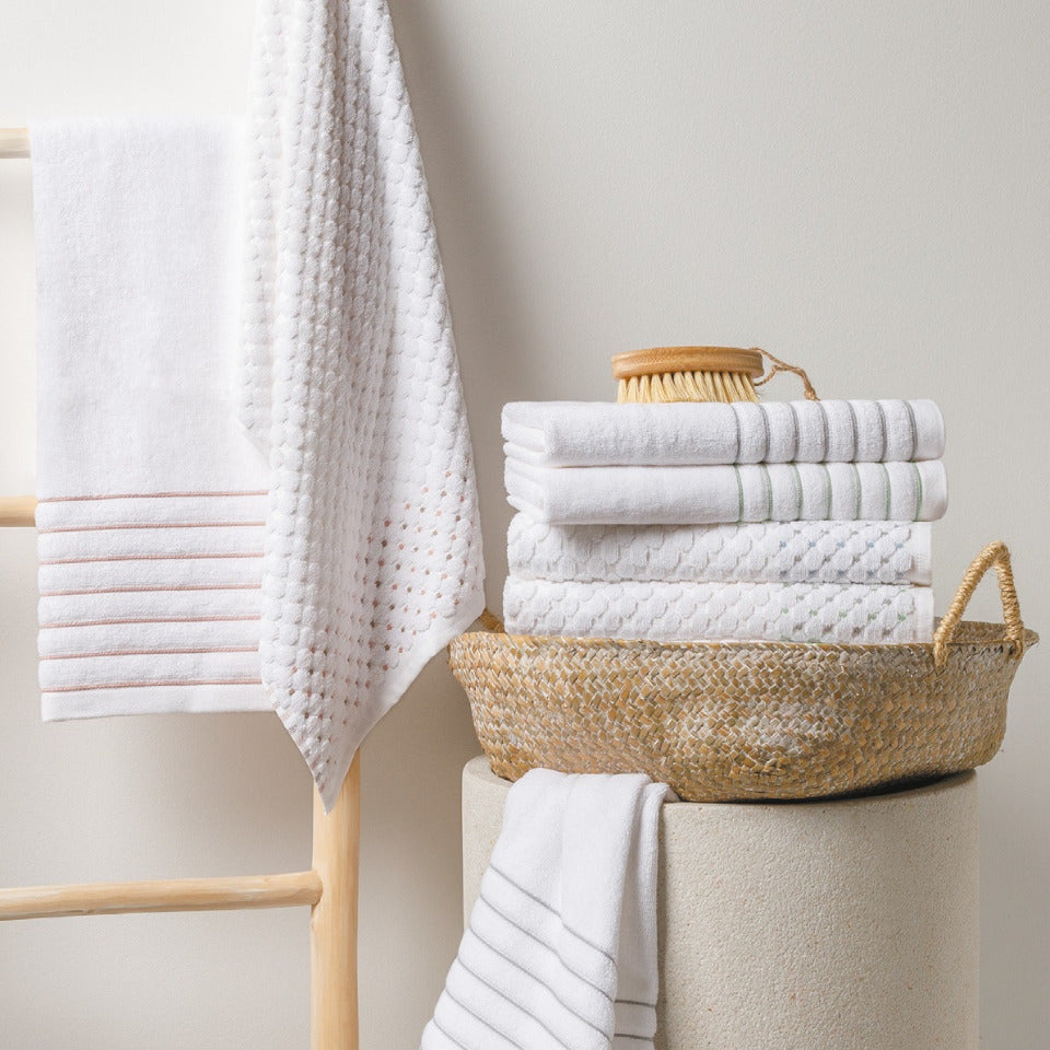 Frotē dvieļi SOFT, 100% kokvilna, 500g/kvm, balti, interjerā