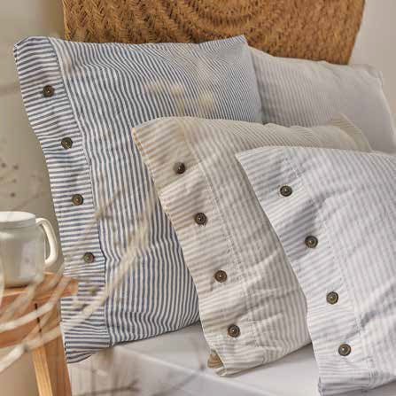 spilvendrānas ar pogām MARIS, 100% kokvilna, bēšīgās, zilas un baltās strīpas, interjerā