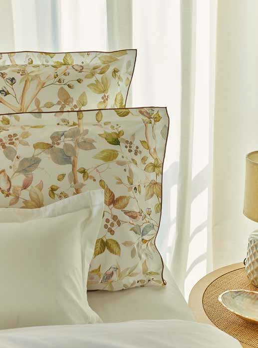 spilvendrāna TREE, 100% kokvilna, 200TC perkals, balta ar olīvbrūno lapu rakstu