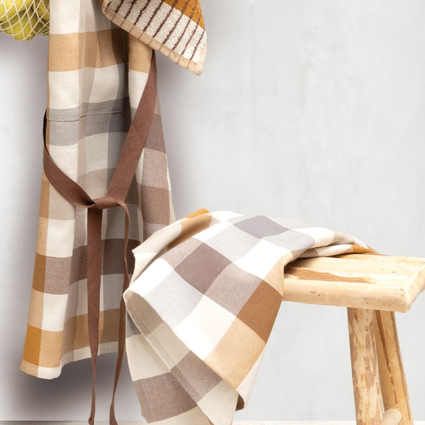 Virtuves dvielis TERRA, 100% kokvilna, 260 g/kvm, 50x70 trauku dvielis, rūtiņu, bēšs-brūns, interjerā