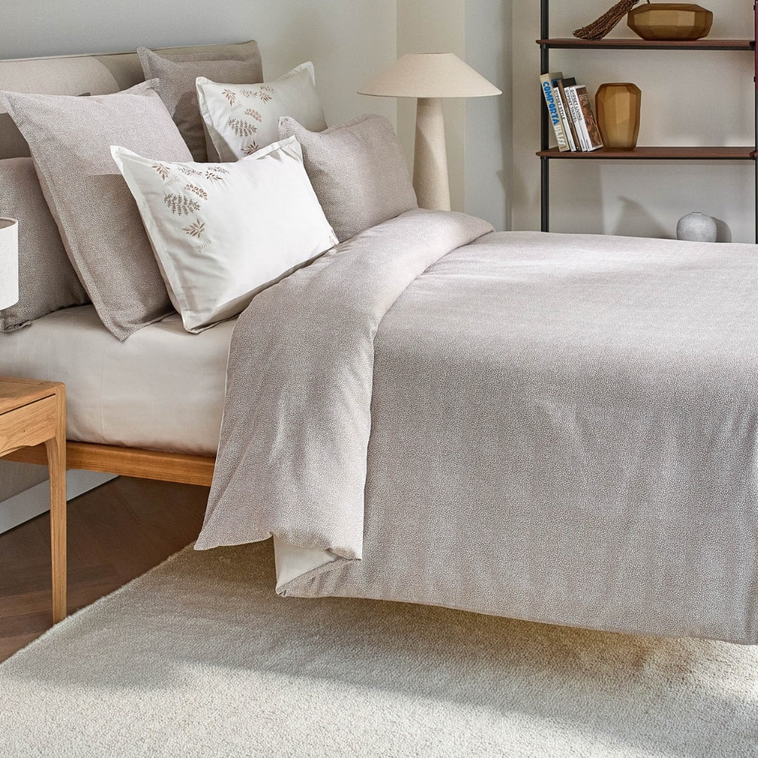 gultas veļa LEO, 100% kokvilna, 300TC satīns, žakards, bēšīgā, interjerā