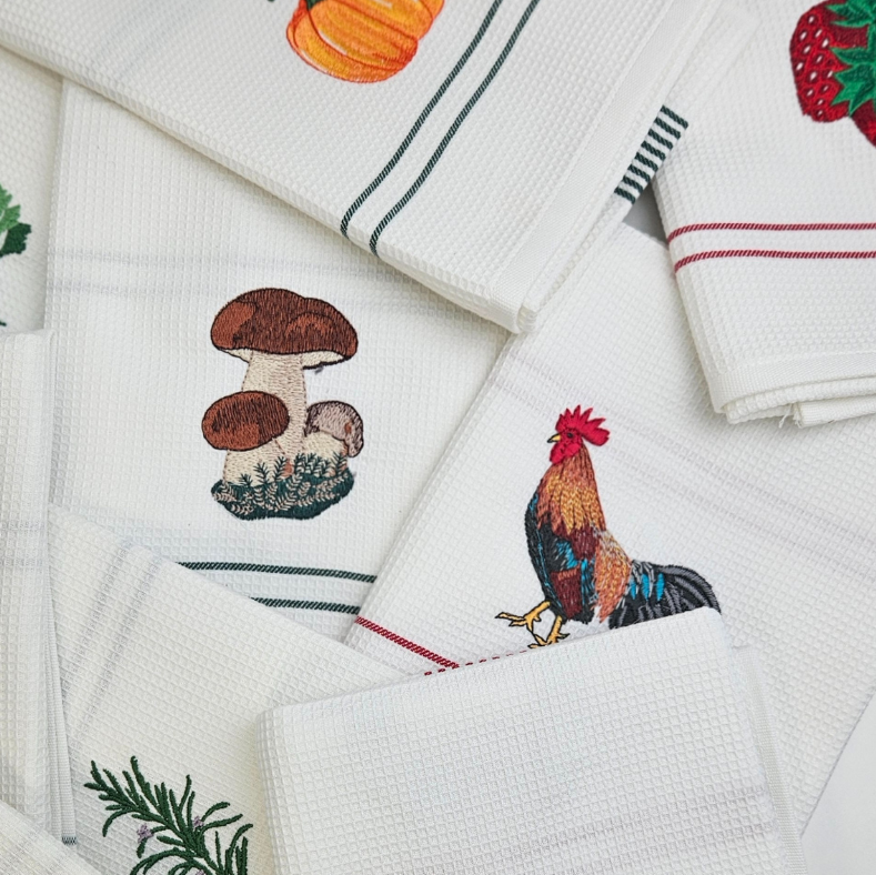 virtuves dvieļi ar izšuvumu, 100% kokvilna, 260 g/kvm, vafeļaudums, izšūti raksti