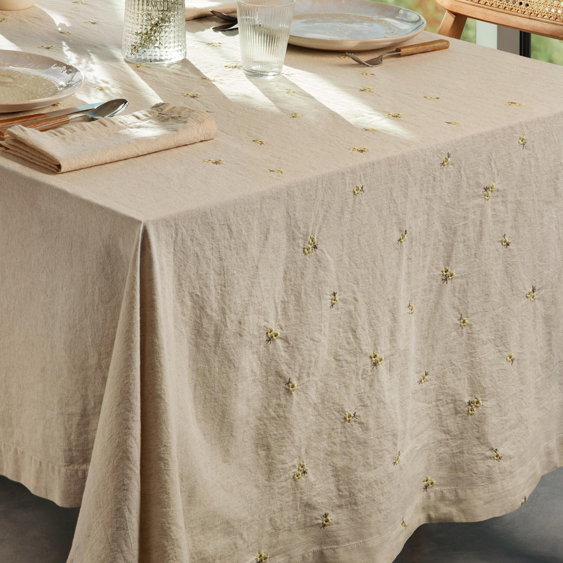 Galdauts ALMA naturāla krāsā ar izšuvumu