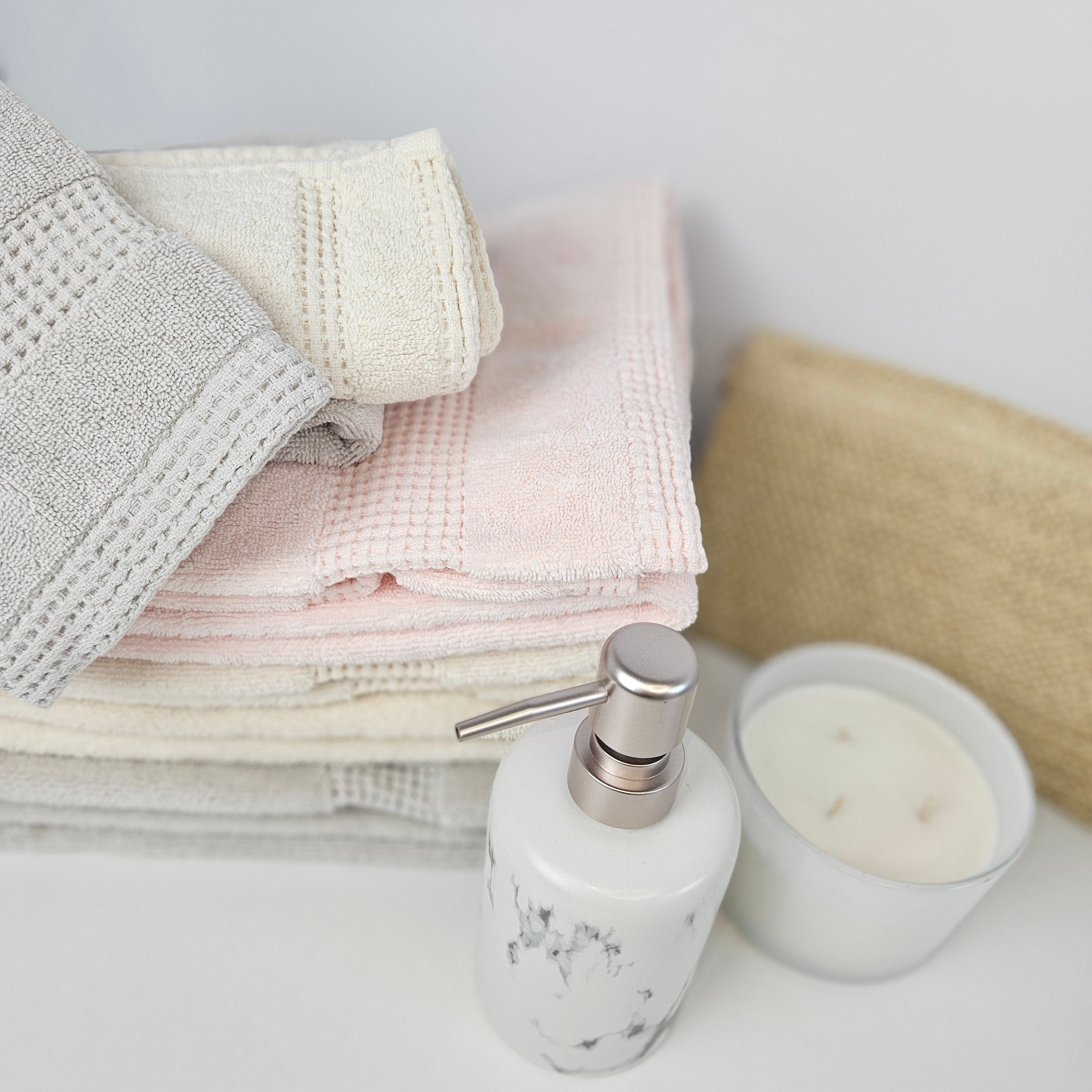 frotē dvieļi BELMOND, 100% long staple combed cotton, 100% garo šķiedru ķemmēta kokvilna, 600 g/kvm, stonewashed, pasteļkrāsas, interjerā