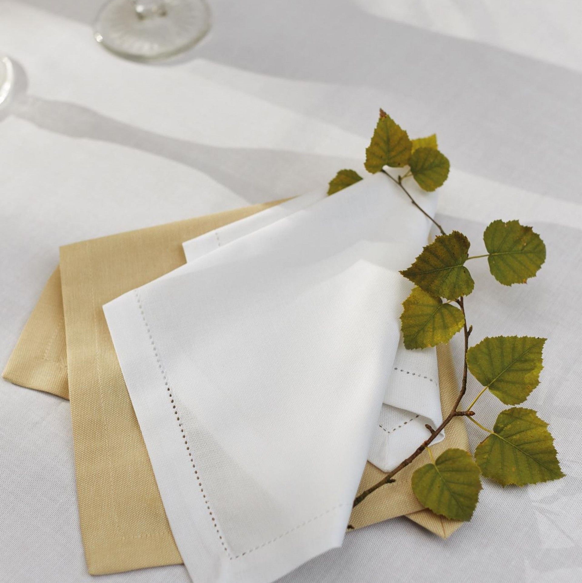 Galda salvetes EMY, 70% kokvilna, 30% poliesters, balts, bēšs