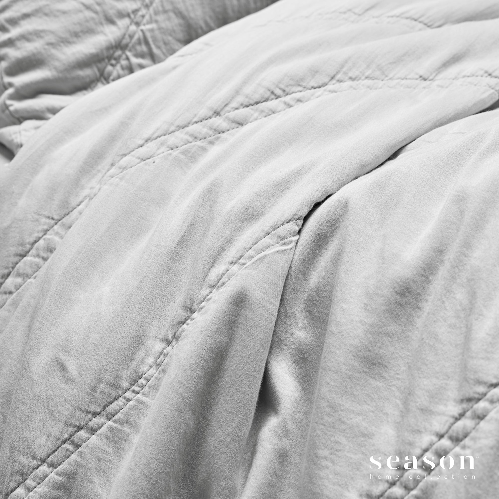 gultas pārklājs ar pildījumu un spilveni ORIGEM, 100%  BCI cotton, 300TC satīns, stonewashed, pelēks, detaļas