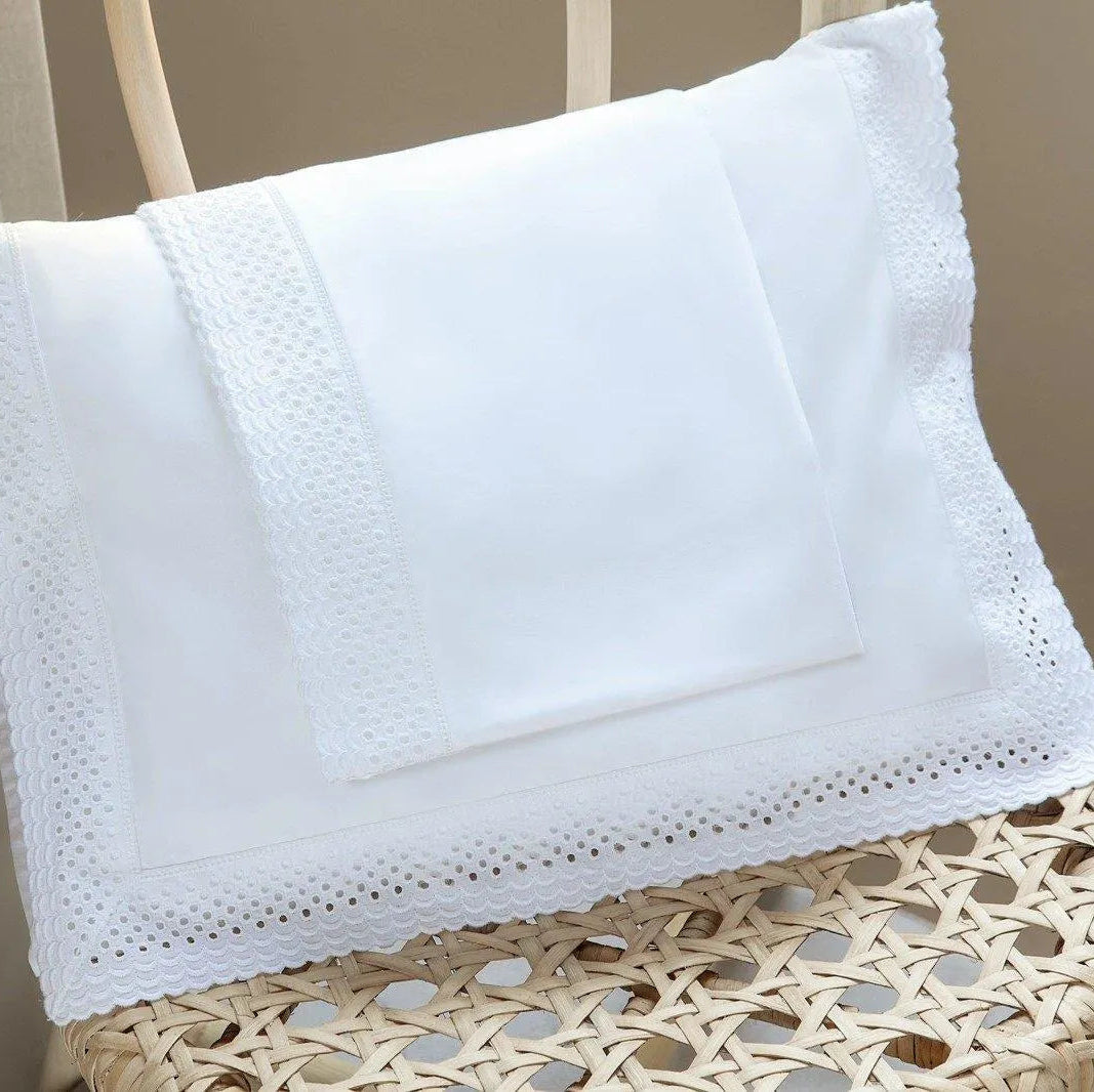 mazuļu gultas veļa UNIQUE, 100% organiskā kokvilna, 200TC perkals, balts ar izšūvumu, detaļas