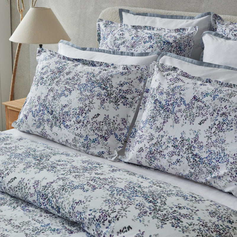 gultas veļa BALI, 100% kokvilna, 300TC satīns, balts ar zilo ziedu rakstu