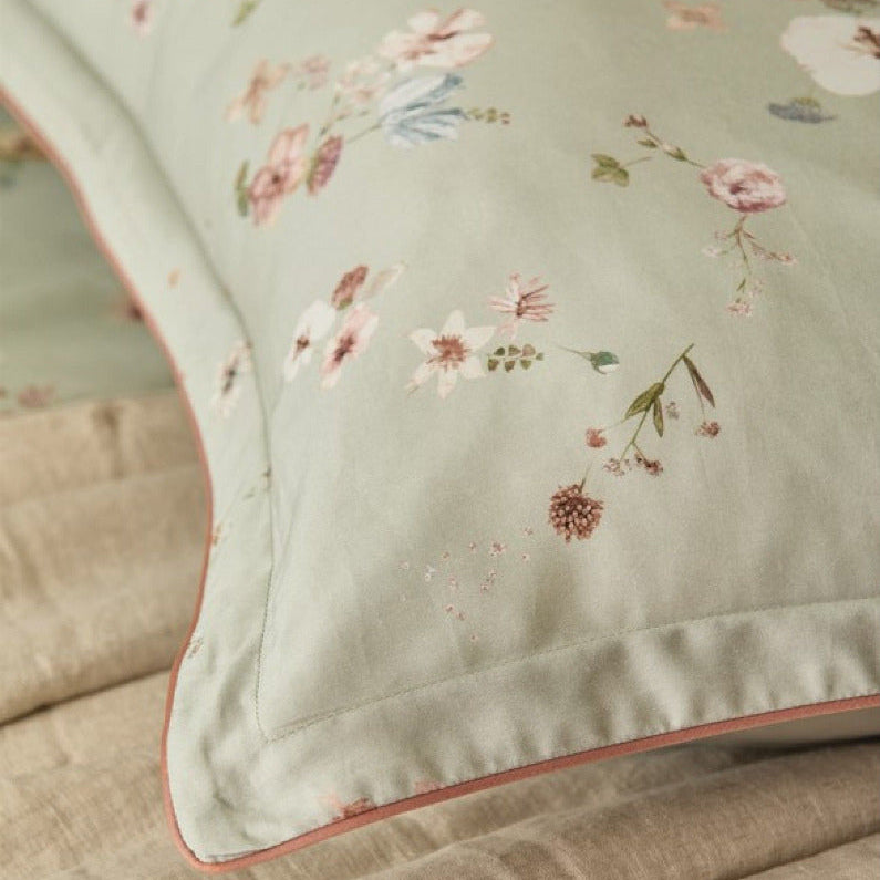 spilvendrana BRISE, 100% kokvilna, 300TC satīns, olīvzaļa ar ziedu rakstu