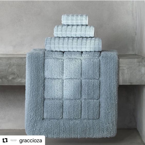 biezs frotē vannas paklājs ar frortē dvieļiem HEAVEN, 100% superior cotton, Zero twist, sea mist, gaiši zils, interjerā