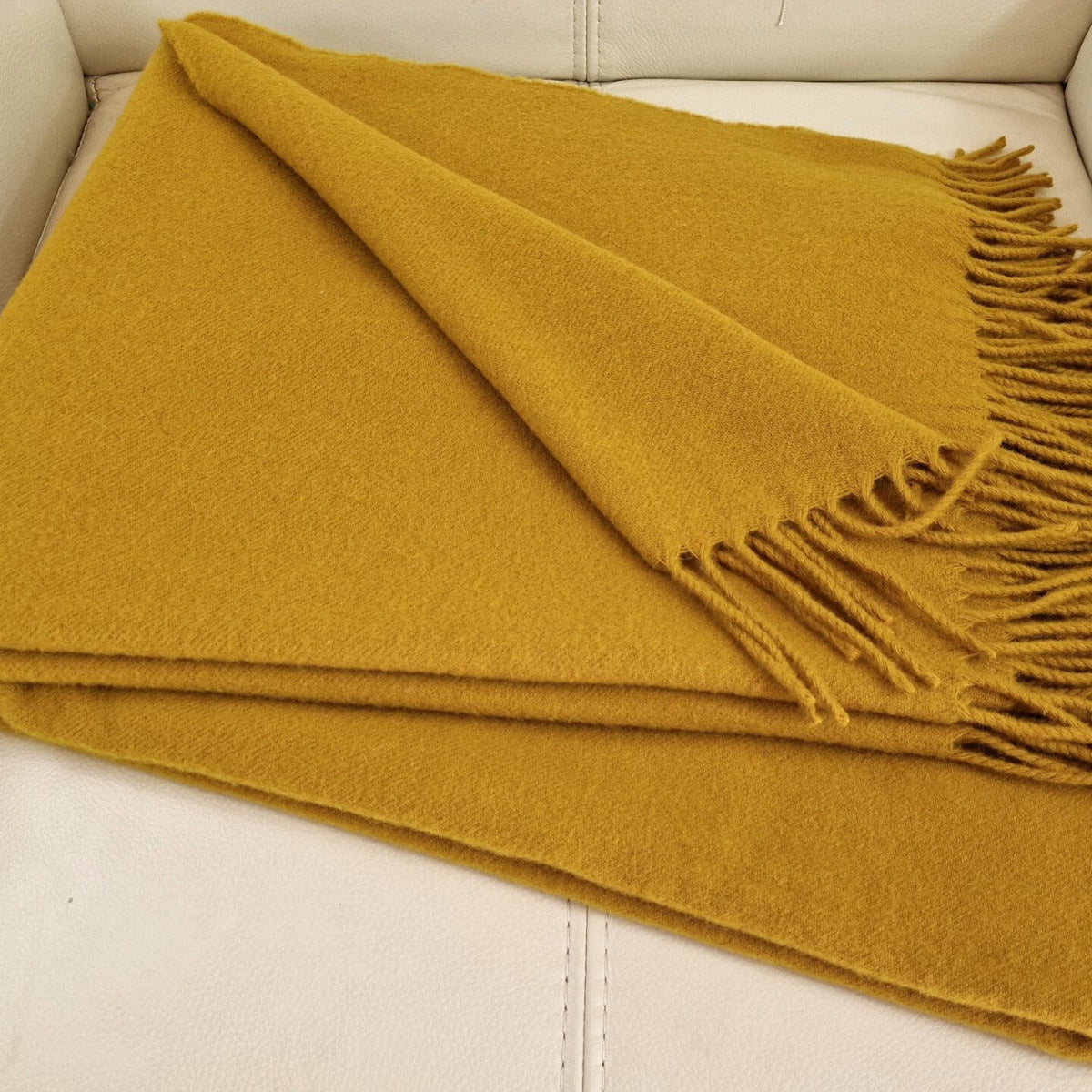 Pleds LUGANO, 140x200,  90% merino vilna, 10% kašmirs, senf sinepes krāsa