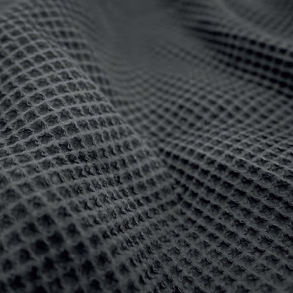 Gultas pārklājs OUTUMN ar dekoratīvām spilvendrānām, 100% kokvilna, pildījums 200gkvm poliesters, vafeļaudums, antracītu krāša, detaļas